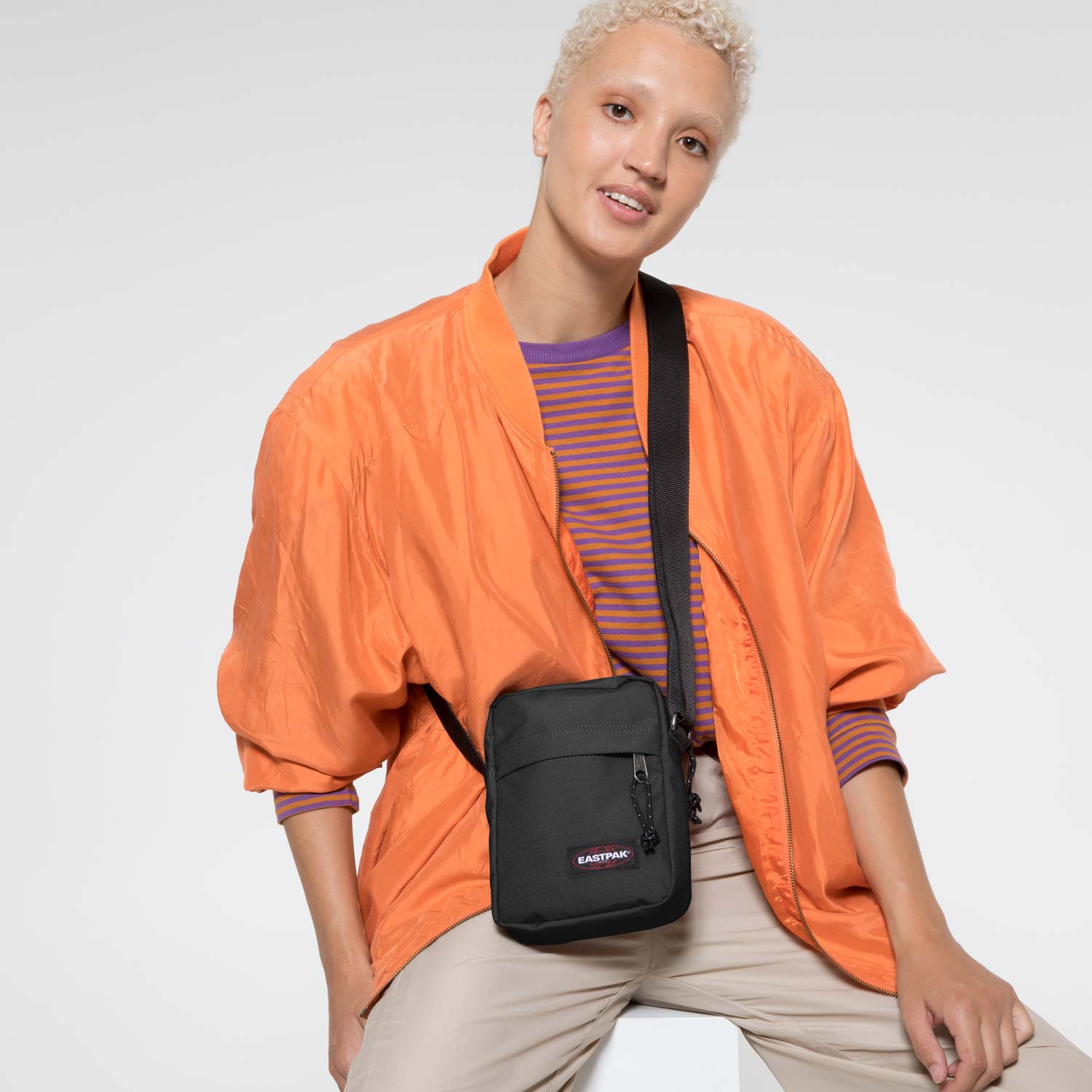 Eastpak Umhängetasche The One Black Abbildung 5